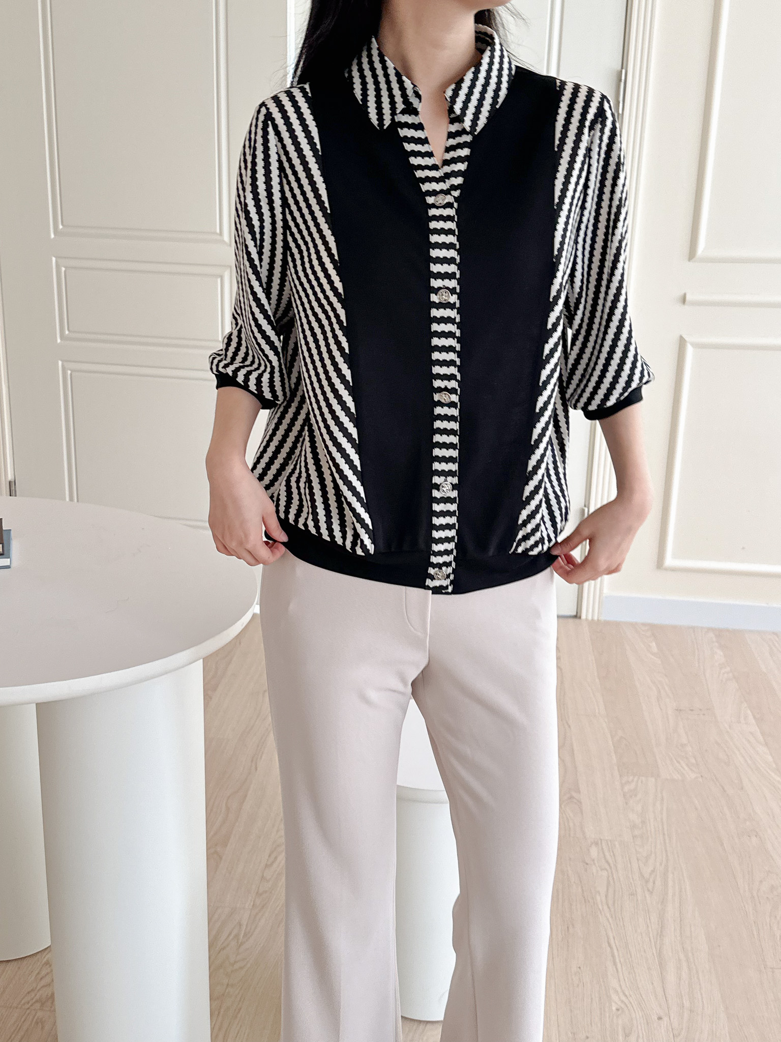 룩북 슬라이드 6